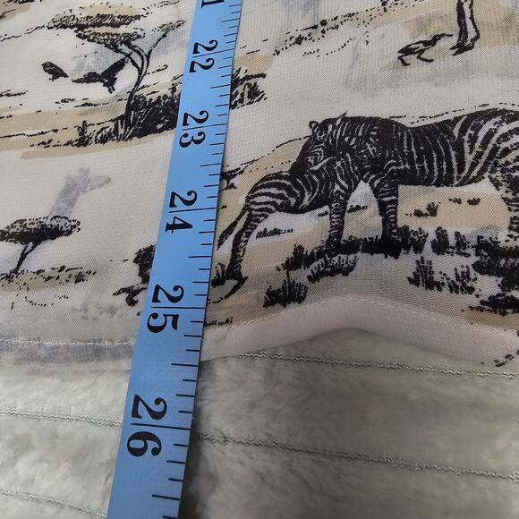 Banana Republic Safari Animal Print Blouse Small Elephants Zebras Giraffes Work - Picture 5 of 7